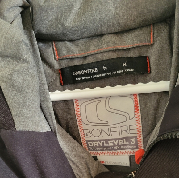 Bonfire ski jacket size Medium EUC - Picture 2 of 3